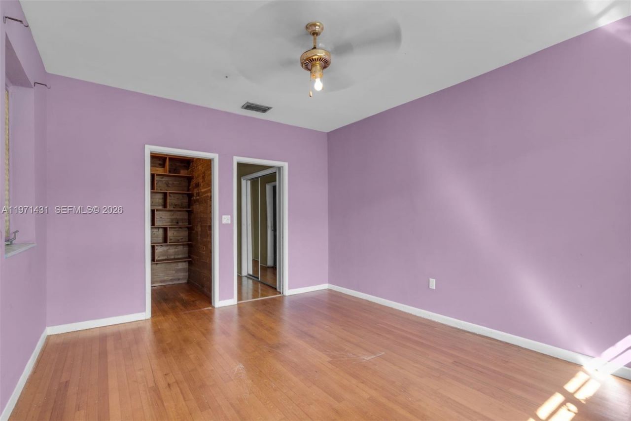 4582 Royal Palm Ave, Miami Beach, FL 33140 Photo