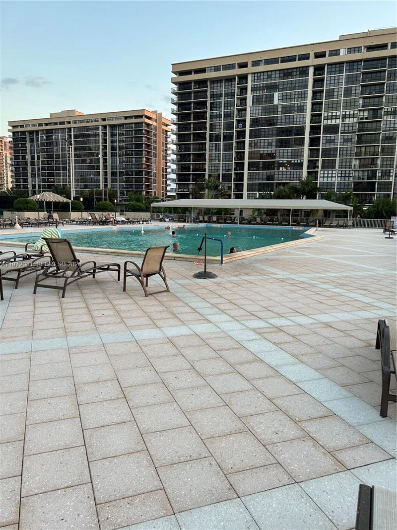 1985 S Ocean Dr , Unit 20L, Hallandale Beach, FL 33009 Photo