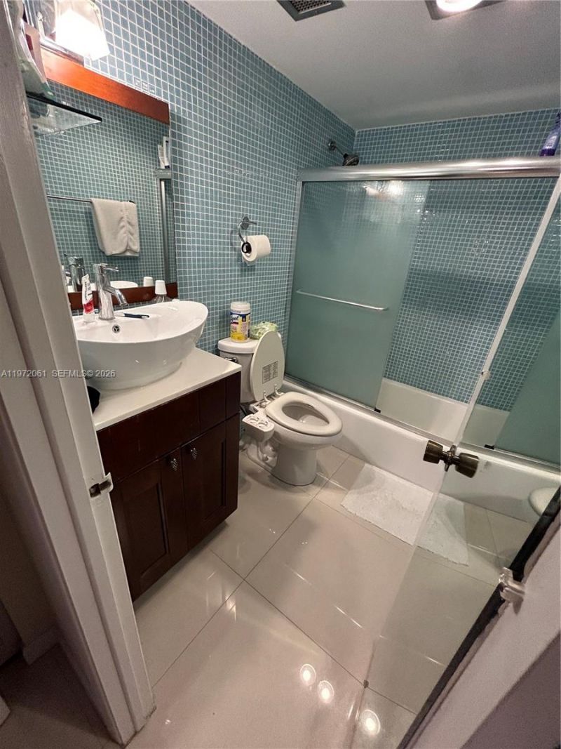 1985 S Ocean Dr , Unit 20L, Hallandale Beach, FL 33009 Photo