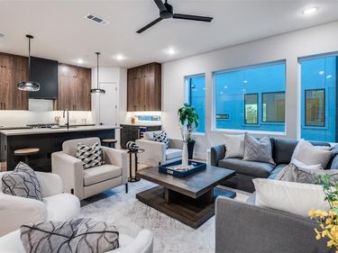 2900 Hawthorne Avenue, Unit 102, Dallas, TX 75219