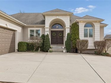 4481 SW Raintree Shore Drive, Lee's Summit, MO 64082