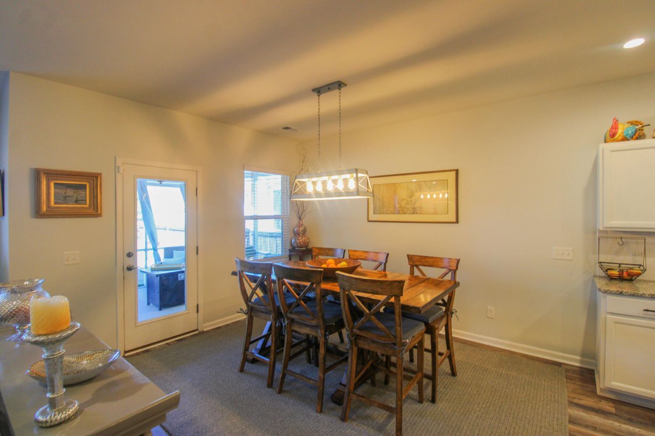 1929 Zonny Moss Drive Photo 5