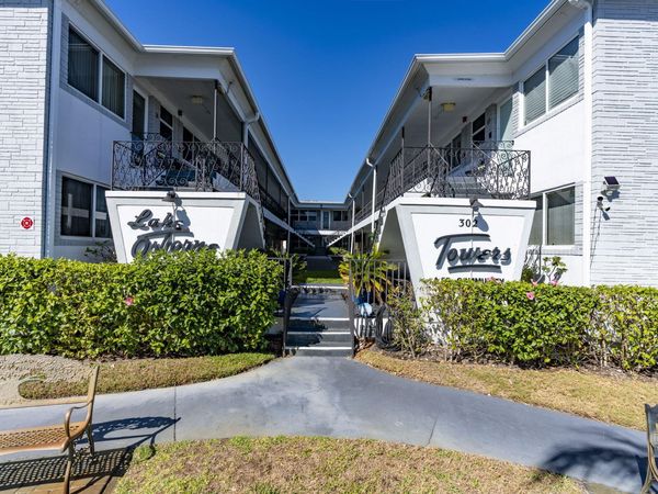 302 Lake Osborne Drive, Unit 5, Lake Worth Beach, FL 33461
