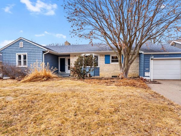 2519 29th Avenue Court, Moline, IL 61265