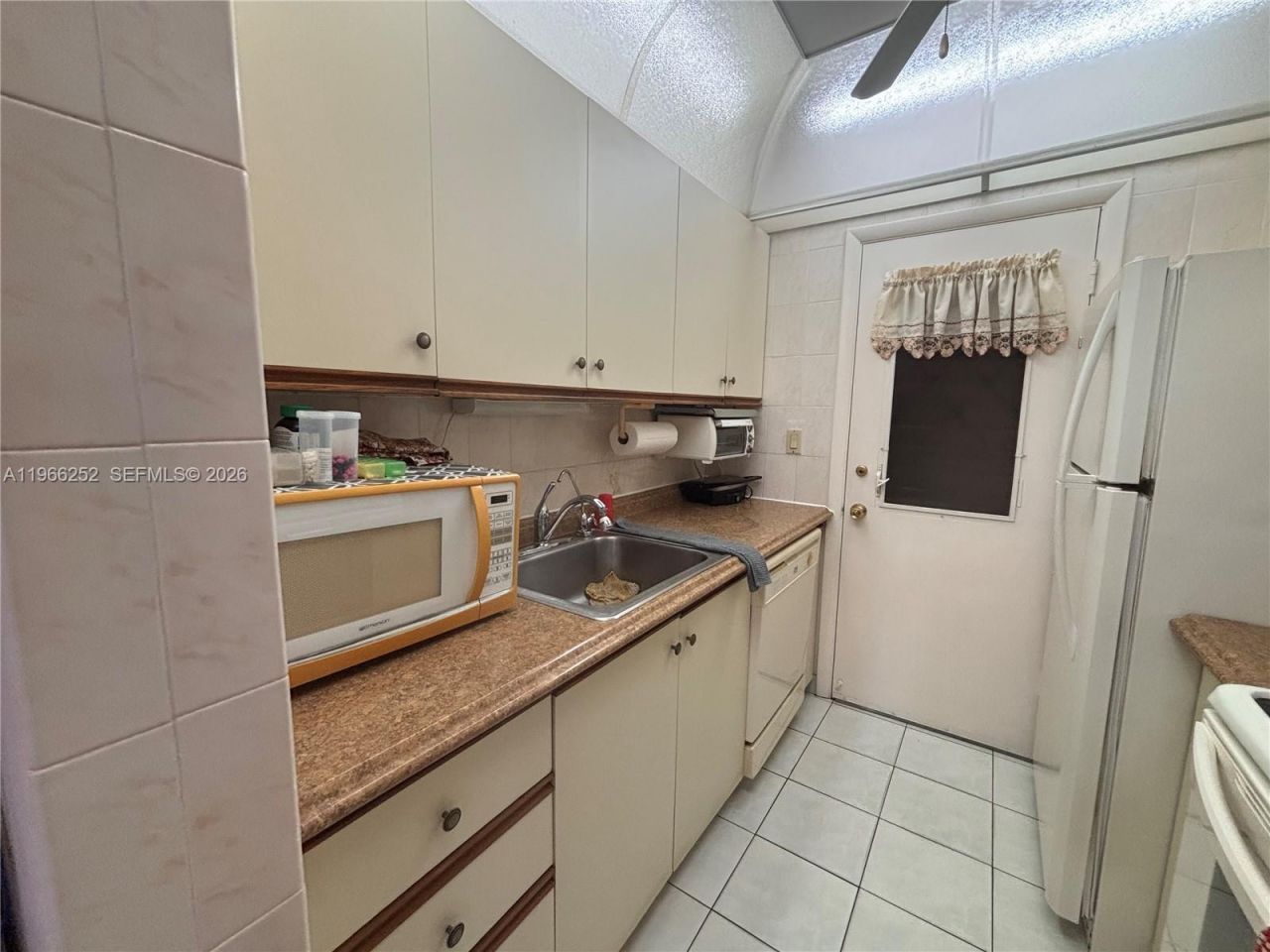 16900 NE 14th Ave , Unit 111, Miami, FL 33162 Photo