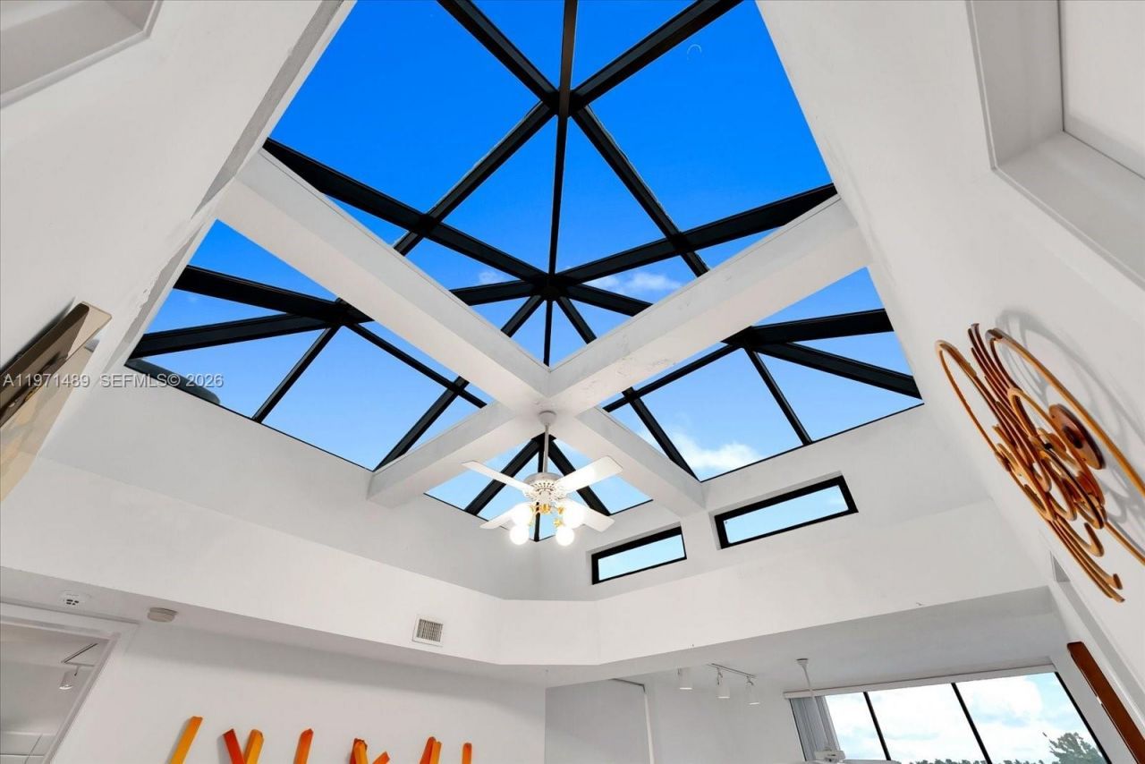 279 N Hibiscus Dr, Miami Beach, FL 33139 Photo