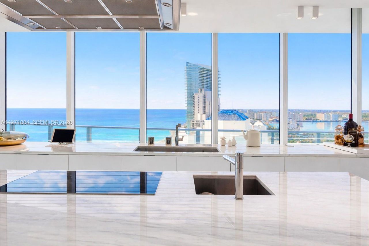 19575 Collins Ave, Unit 30, Sunny Isles Beach, FL 33160 Photo