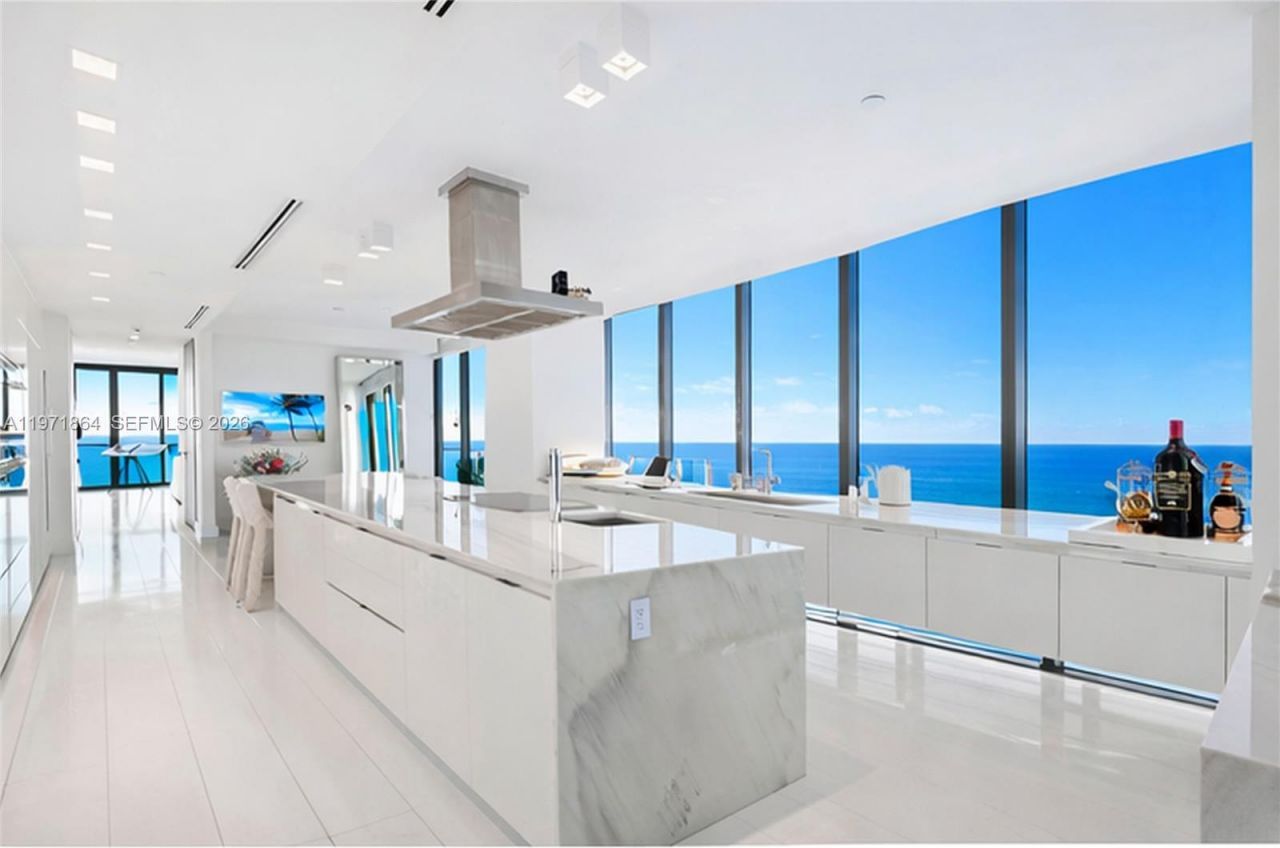 19575 Collins Ave, Unit 30, Sunny Isles Beach, FL 33160 Photo