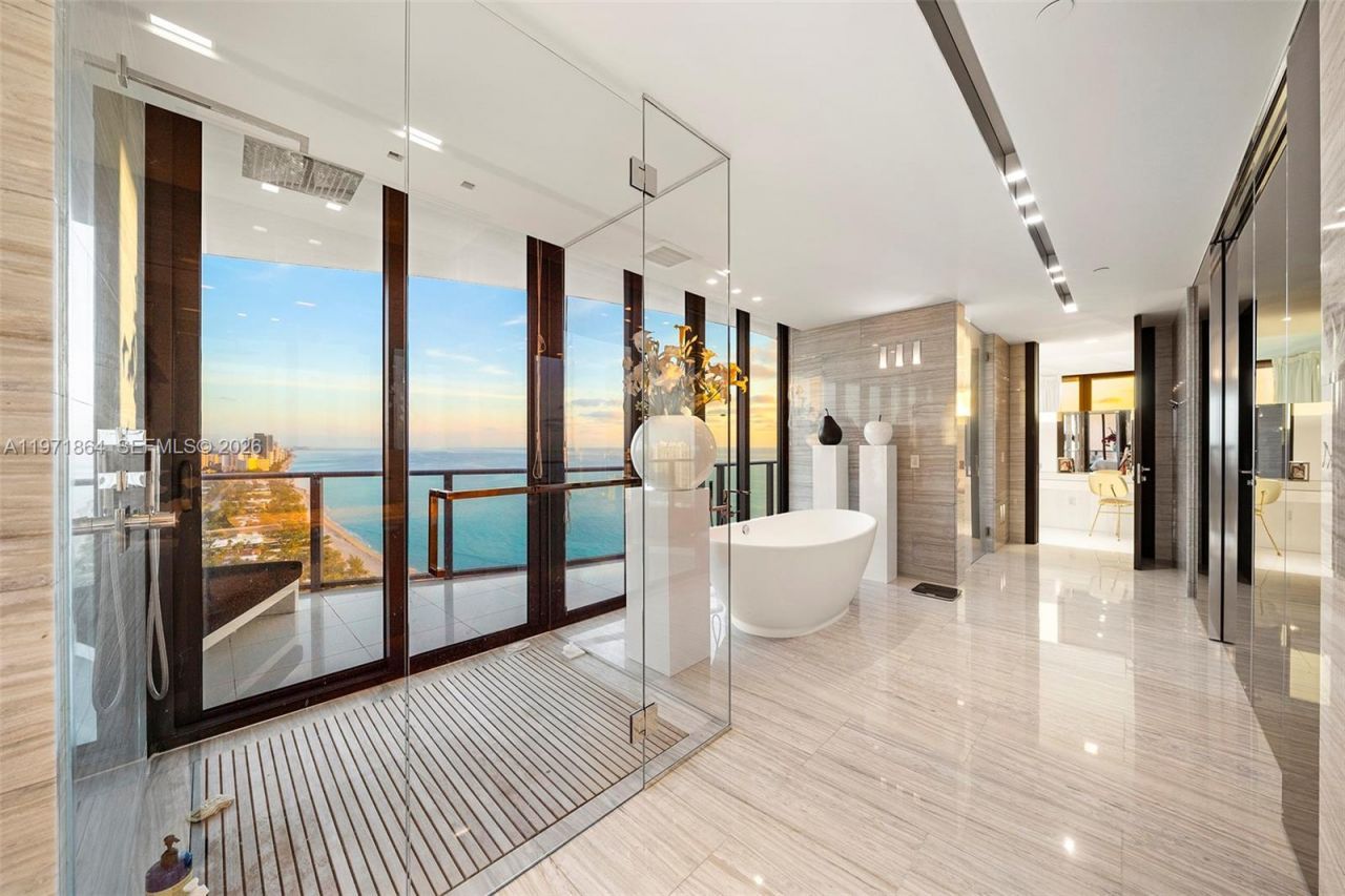 19575 Collins Ave, Unit 30, Sunny Isles Beach, FL 33160 Photo