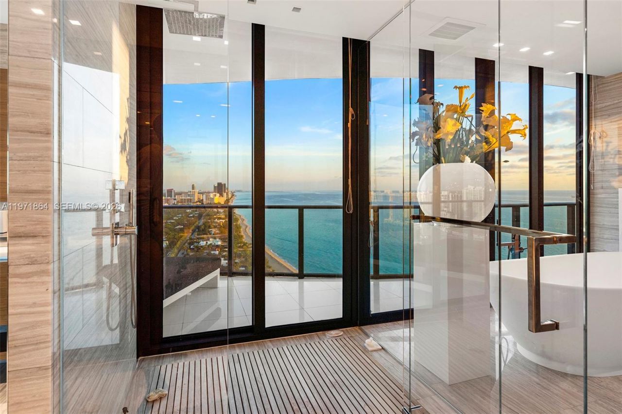19575 Collins Ave, Unit 30, Sunny Isles Beach, FL 33160 Photo