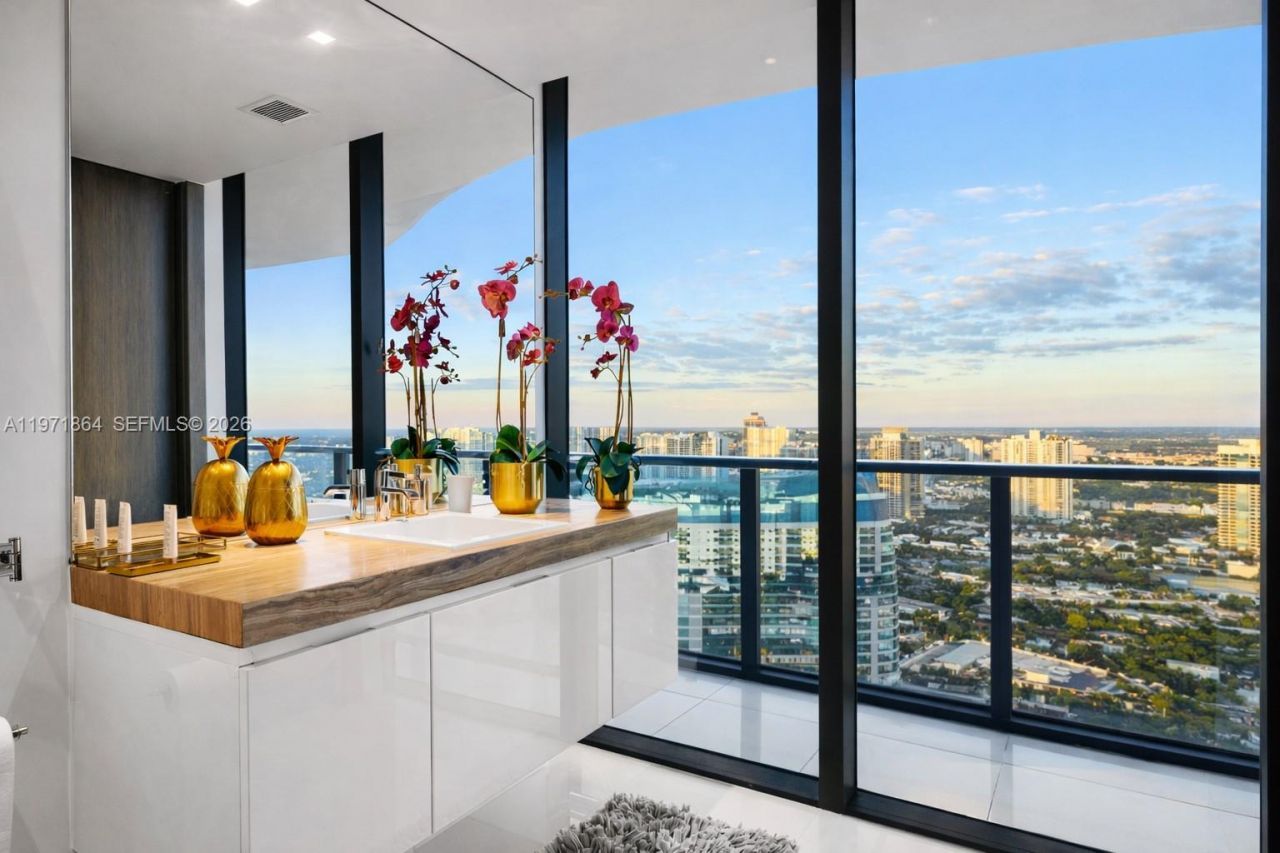19575 Collins Ave, Unit 30, Sunny Isles Beach, FL 33160 Photo