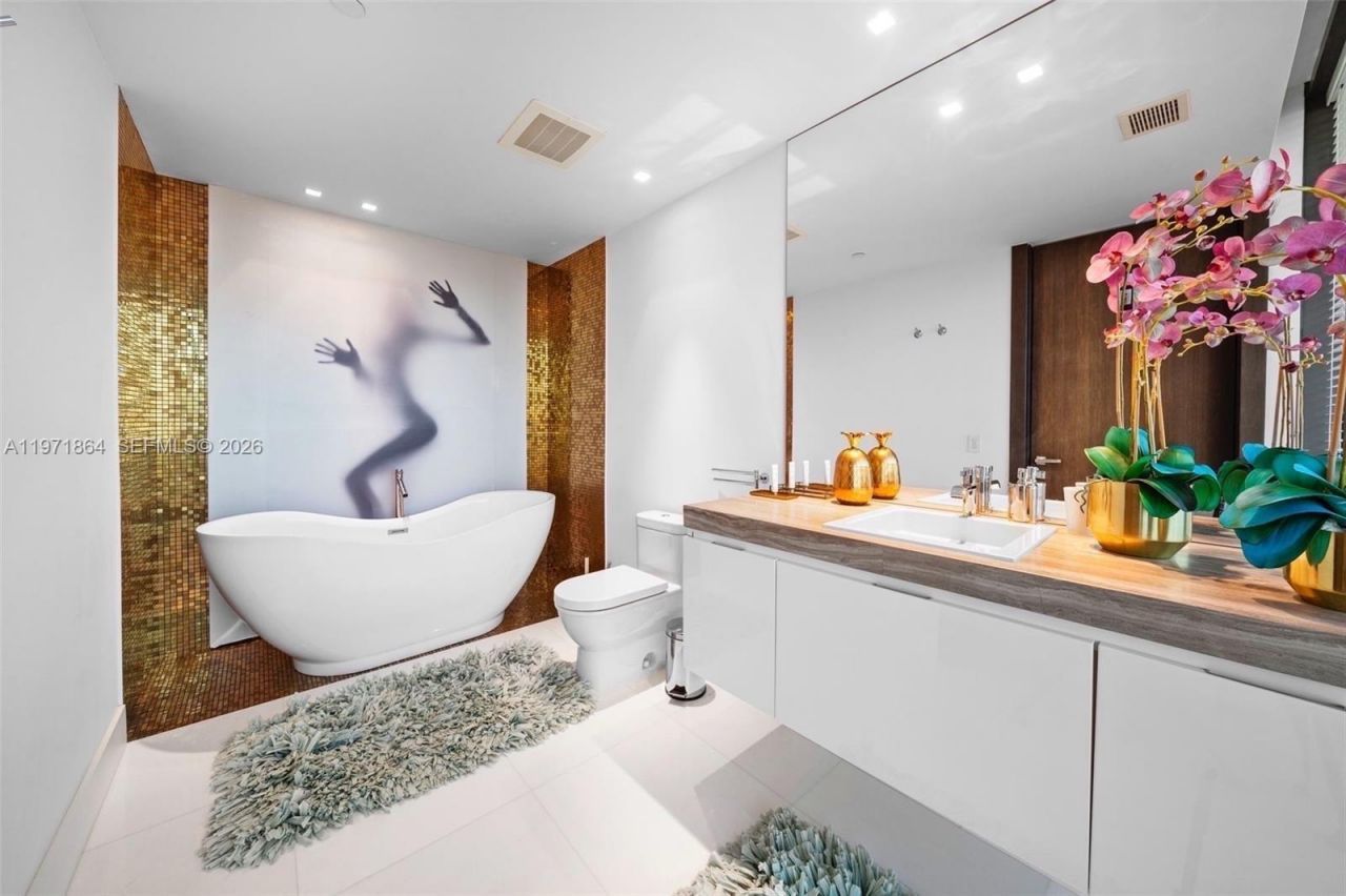 19575 Collins Ave , Unit 30, Sunny Isles Beach, FL 33160 Photo