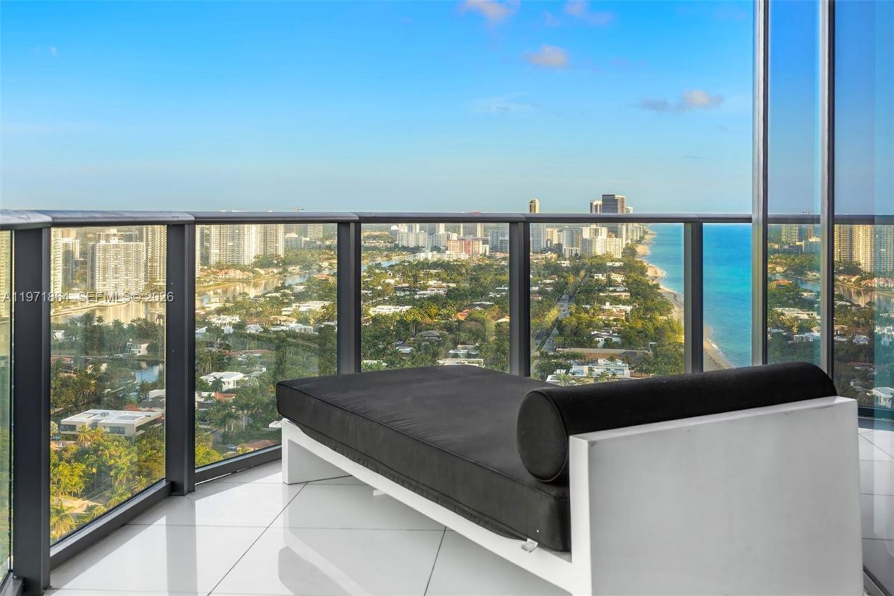 19575 Collins Ave , Unit 30, Sunny Isles Beach, FL 33160 Photo