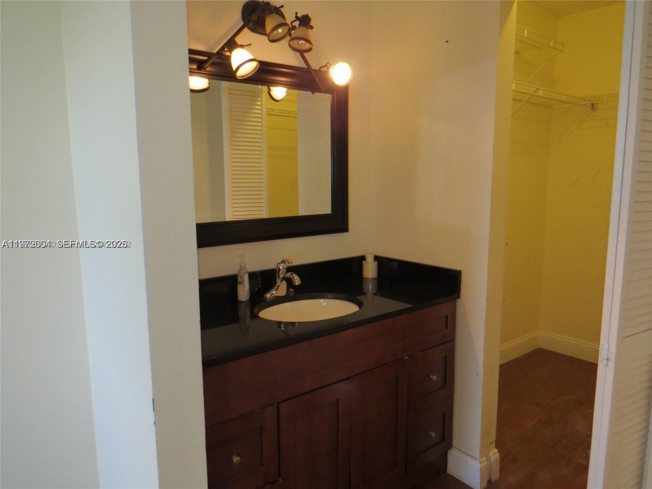 216 Lakeside Cir , Sunrise, FL 33326 Photo