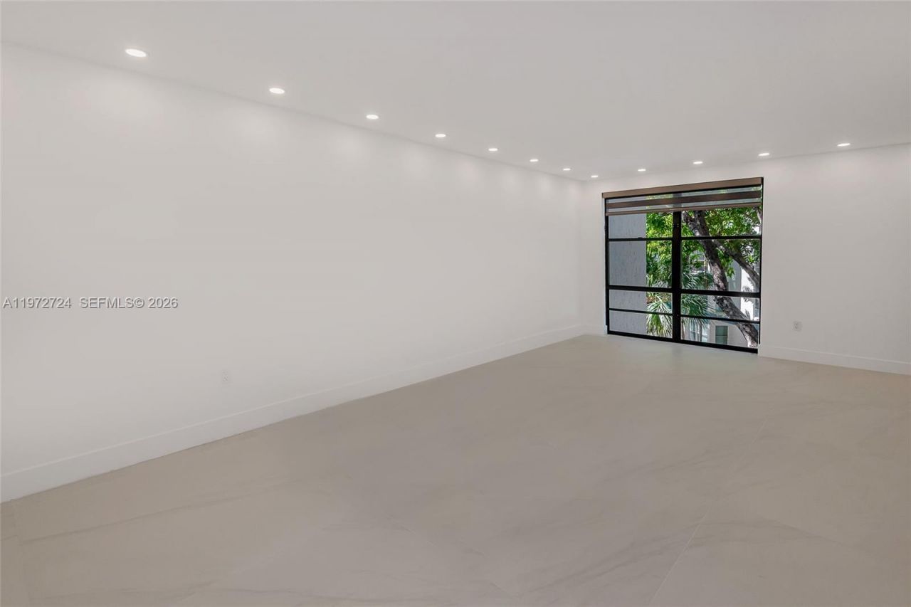 17620 Atlantic Blvd, Unit 311, Sunny Isles Beach, FL 33160 Photo