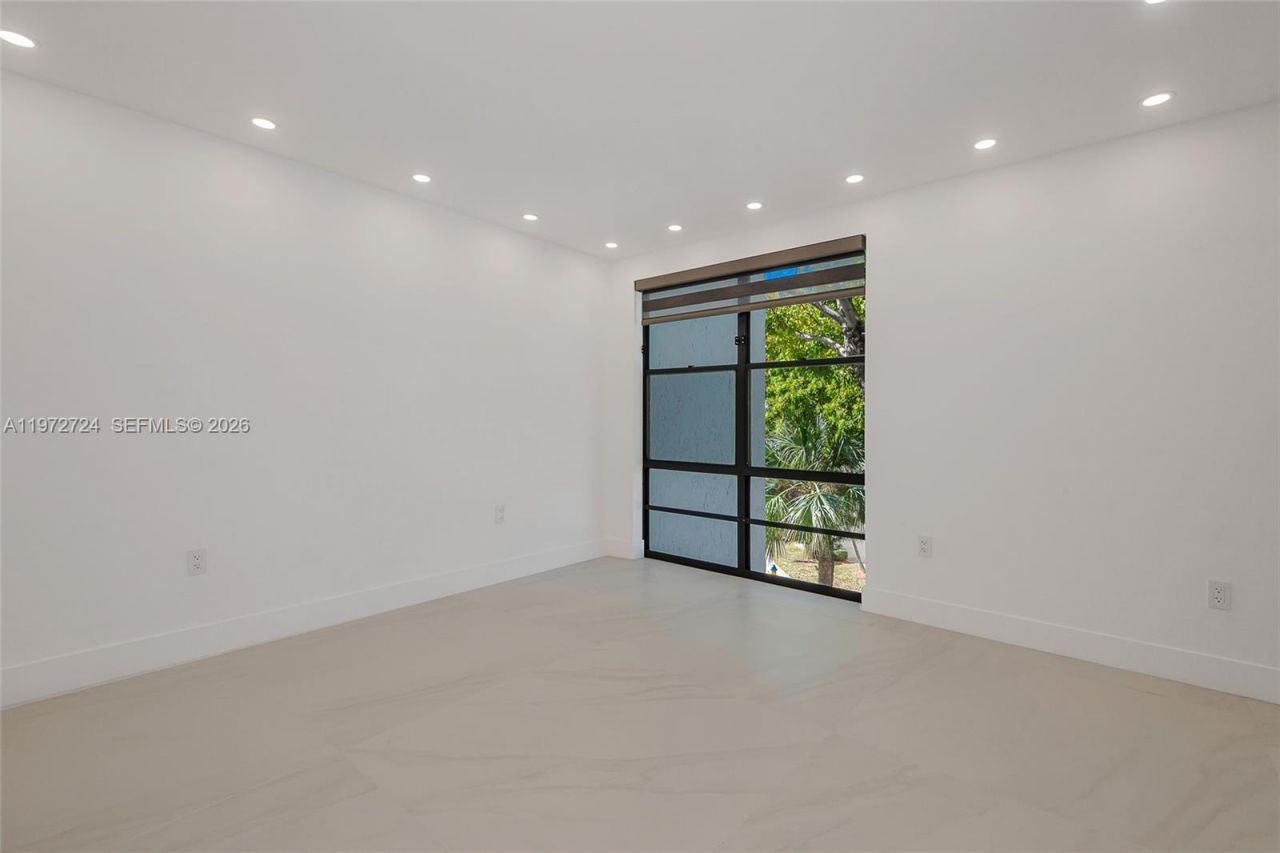 17620 Atlantic Blvd, Unit 311, Sunny Isles Beach, FL 33160 Photo