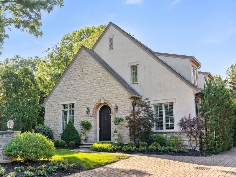 3507 River Avon Circle, Columbus, OH 43221 Photo 3