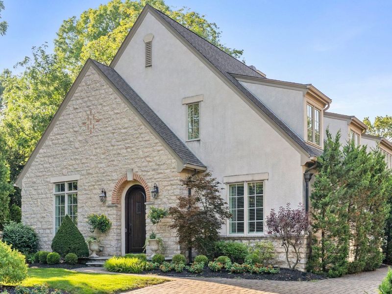 3507 River Avon Circle, Columbus, OH 43221 Photo 4