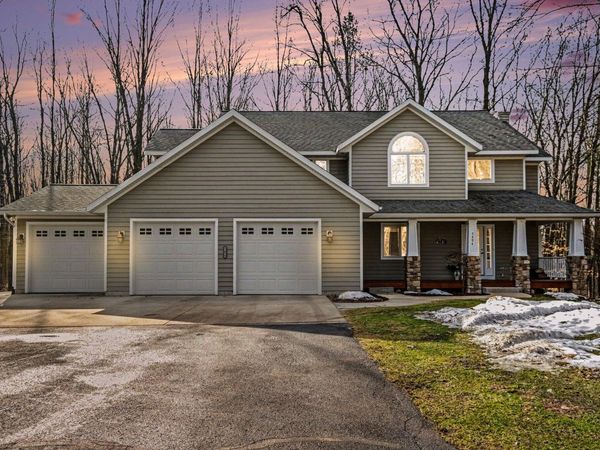 7494 Shelburne Court NE, Ada, MI 49301