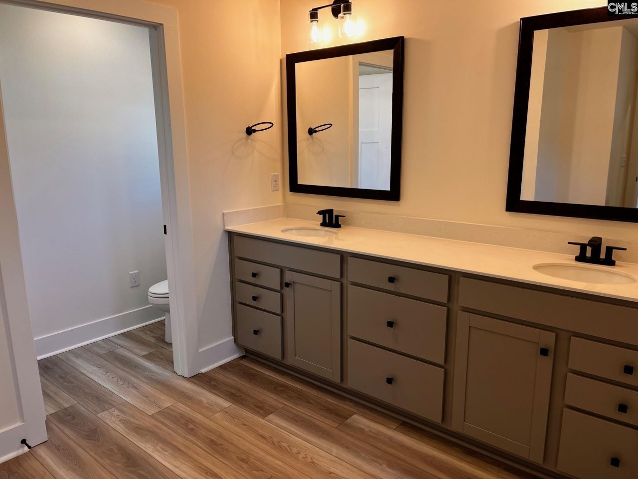 2056 Allan Crest Road  Photo 32