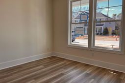 2056 Allan Crest Road  photo 4