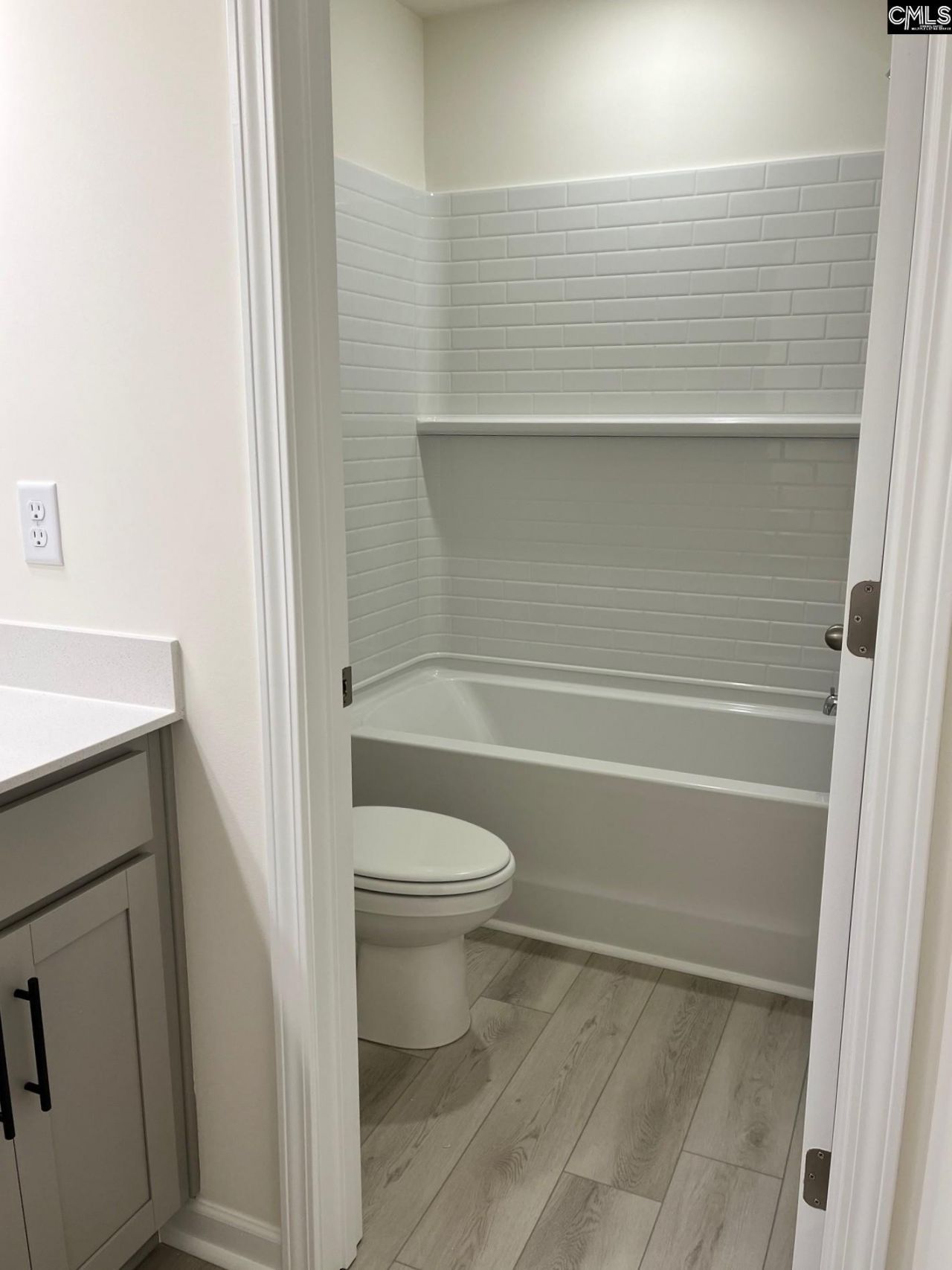 2056 Allan Crest Road  Photo 44