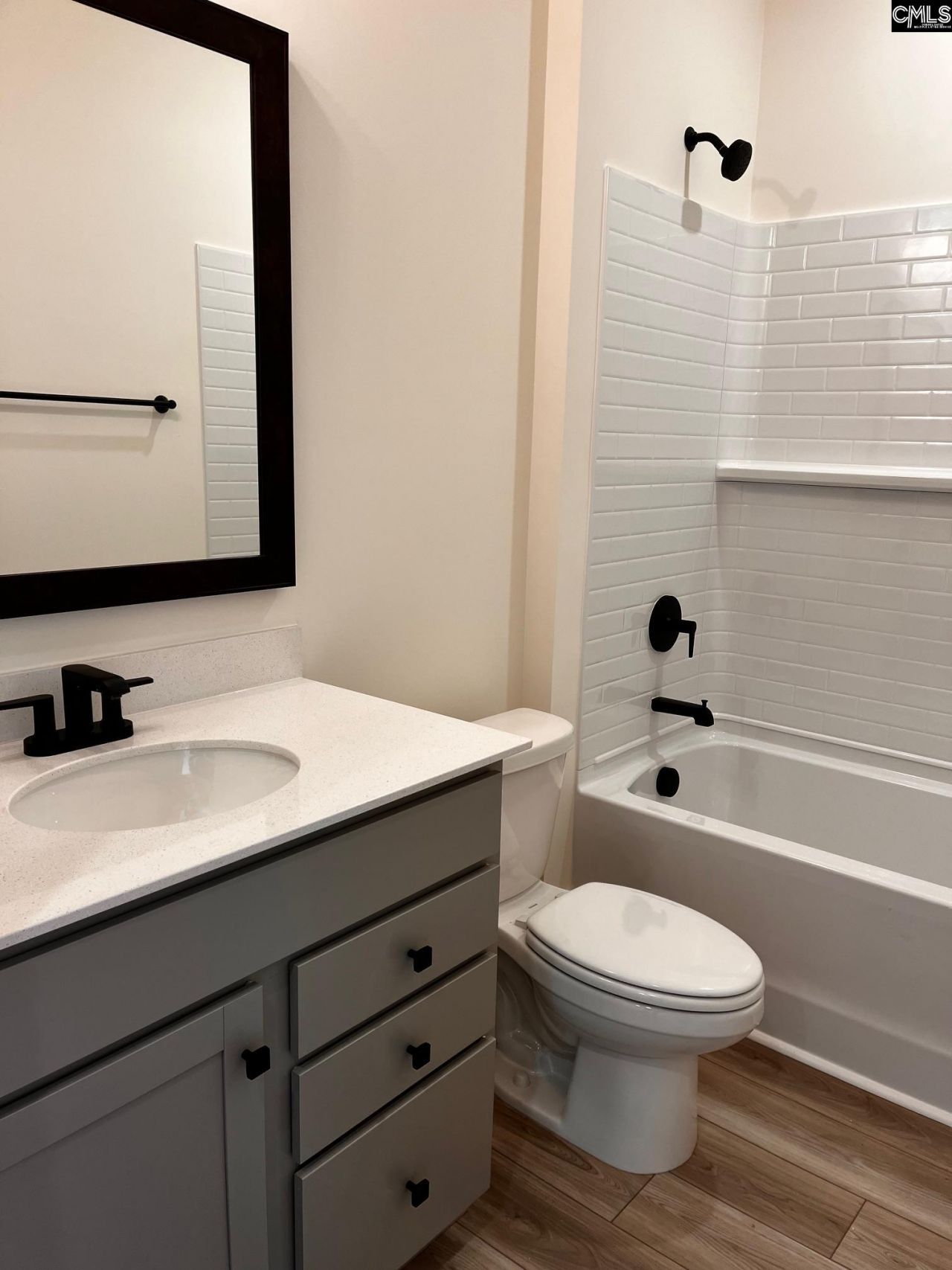 2056 Allan Crest Road  Photo 6