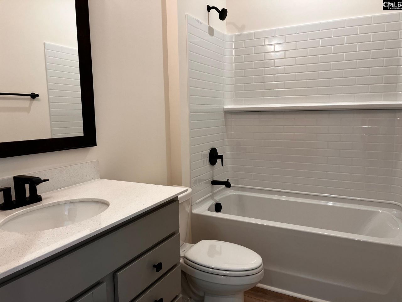 2056 Allan Crest Road  Photo 7