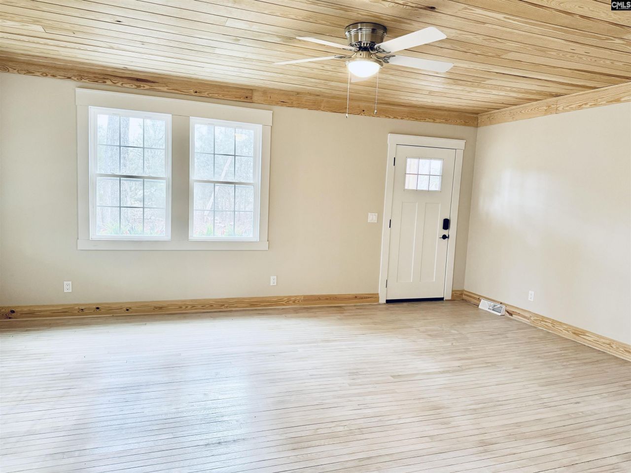 2720 Kennerly Road Photo 5