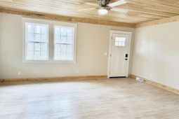 2720 Kennerly Road photo 4