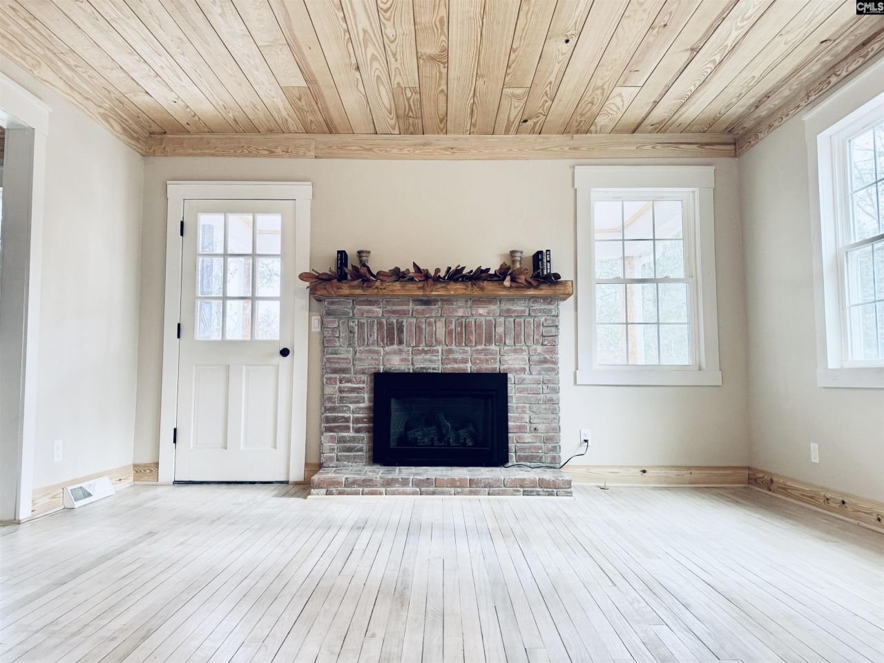 2720 Kennerly Road Photo 7