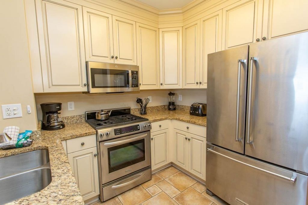 100 North Beach Blvd. Photo 15