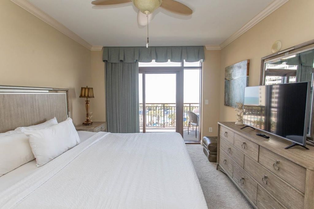 100 North Beach Blvd. Photo 27