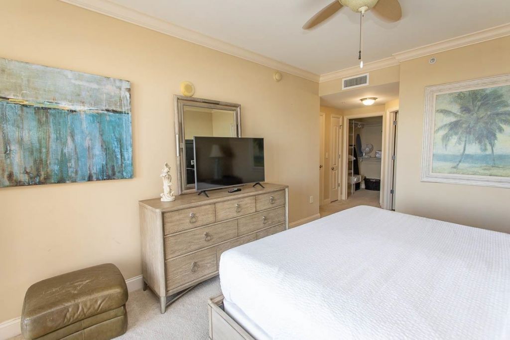 100 North Beach Blvd. Photo 29