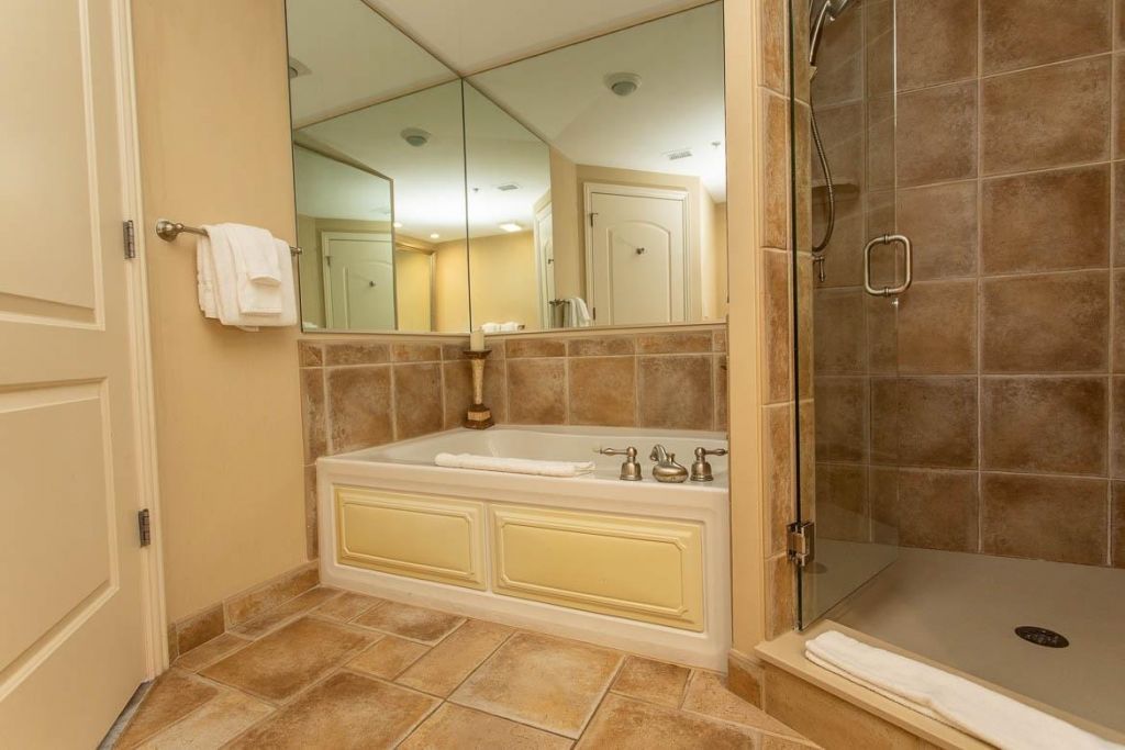 100 North Beach Blvd. Photo 29