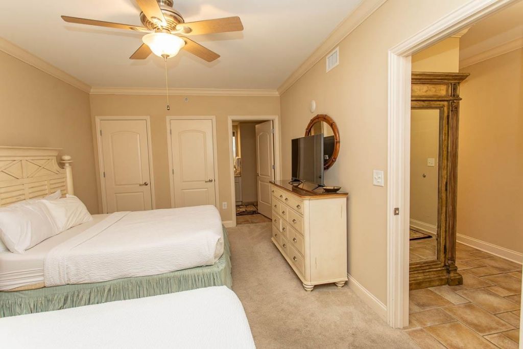 100 North Beach Blvd. Photo 8