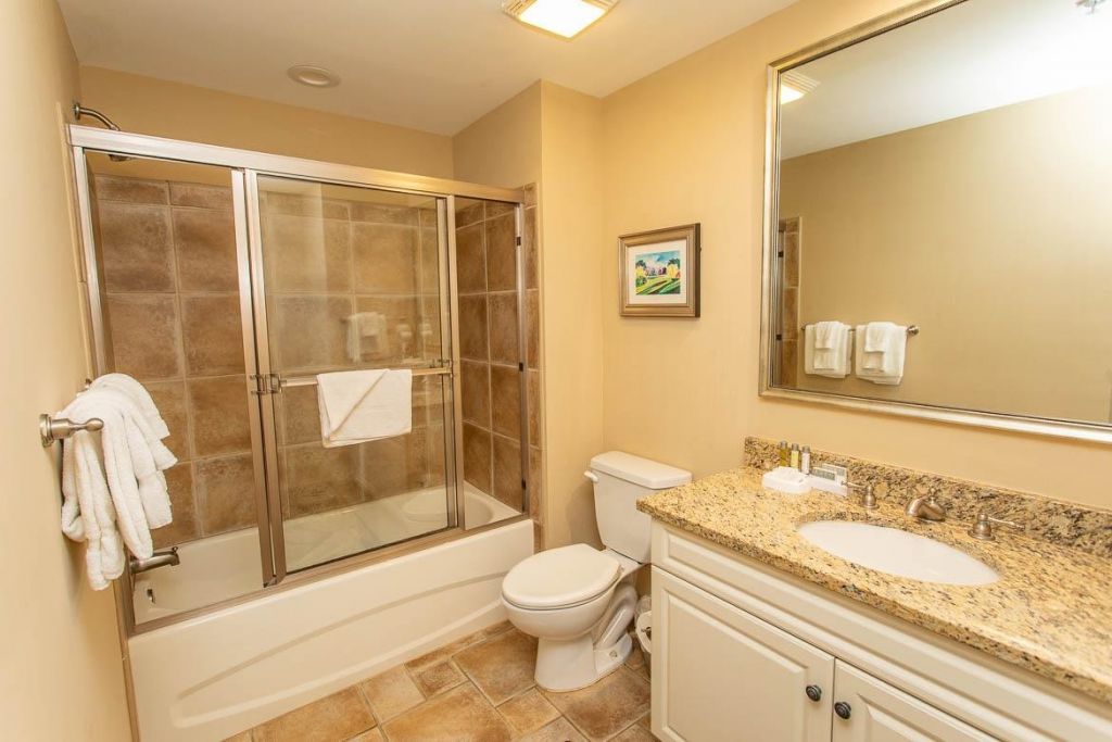 100 North Beach Blvd. Photo 9