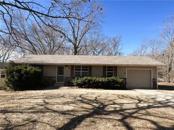 2 Lancaster Drive, Bella Vista, AR 72715