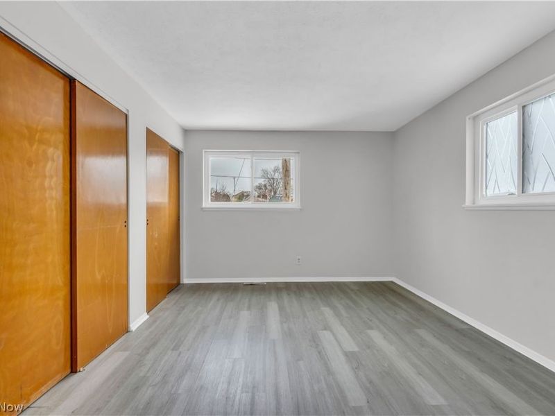 4428 Turney Road, Unit 201, Cleveland, OH 44105 Photo 12