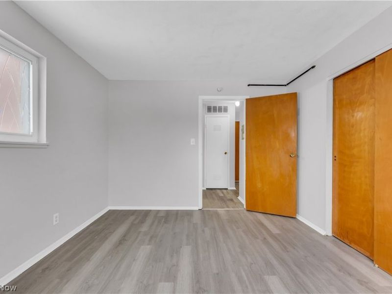 4428 Turney Road, Unit 201, Cleveland, OH 44105 Photo 14