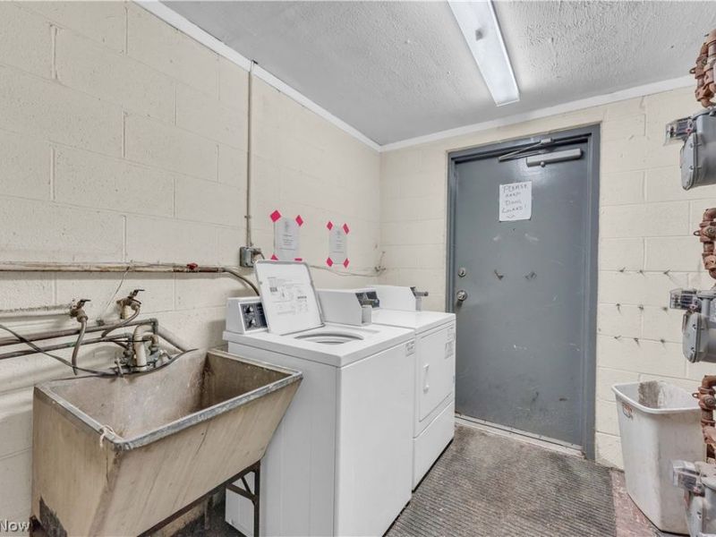 4428 Turney Road, Unit 201, Cleveland, OH 44105 Photo 18