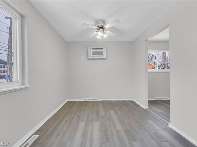 4428 Turney Road, Unit 201, Cleveland, OH 44105 Photo 8