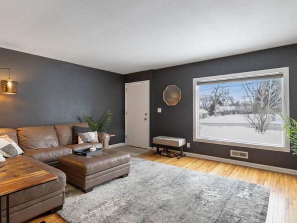 5516 France Avenue S, Edina, MN 55410