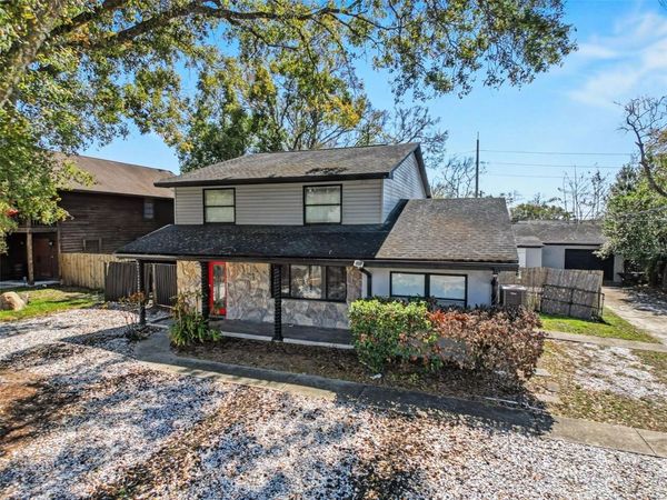 2206 HOWARD LANE, TAMPA, FL 33612