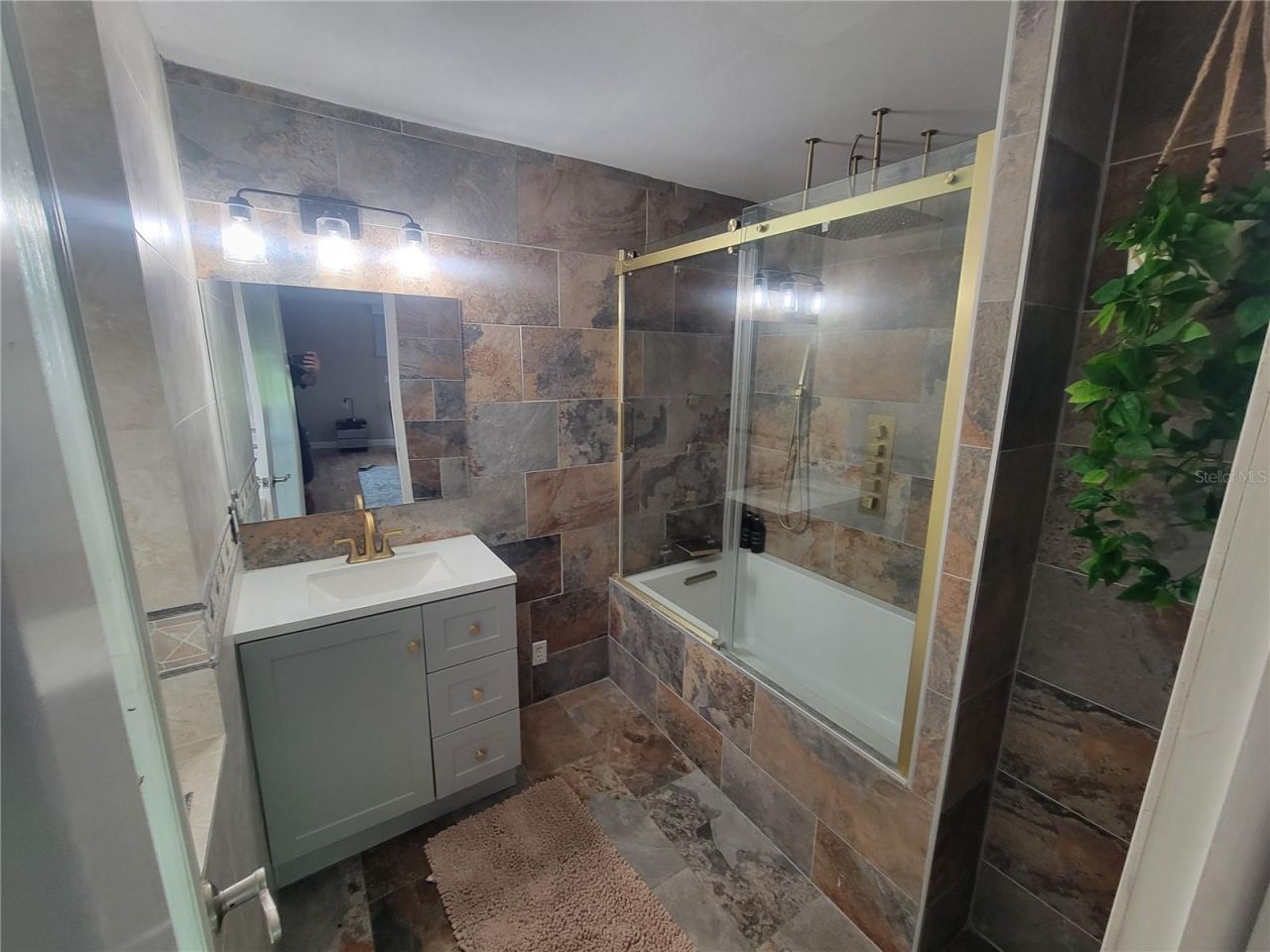 2206 Howard Lane, Tampa, FL 33612 Photo