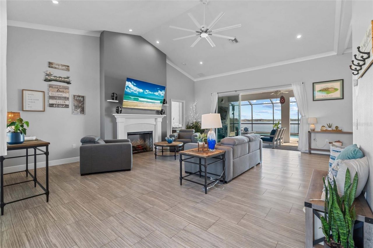 6005 Beach View Drive, Auburndale, FL 33823 Photo