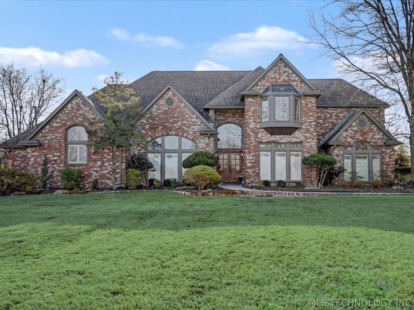 817 Countrywood Way , Sapulpa, OK 74066