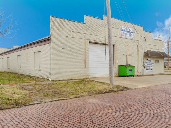 300 S Granger Street, Harrisburg, IL 62946