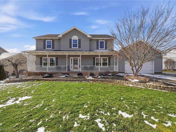 5609 Oakridge Drive, Louisville, OH 44641