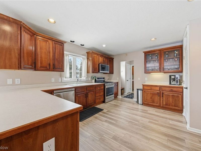 5609 Oakridge Drive, Louisville, OH 44641 Photo 15